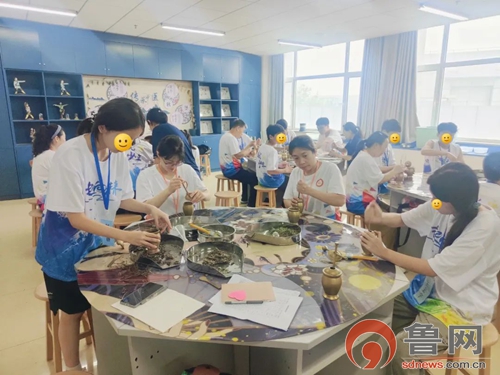 ”成长营：点亮孤残与困境儿童的梦想之光开